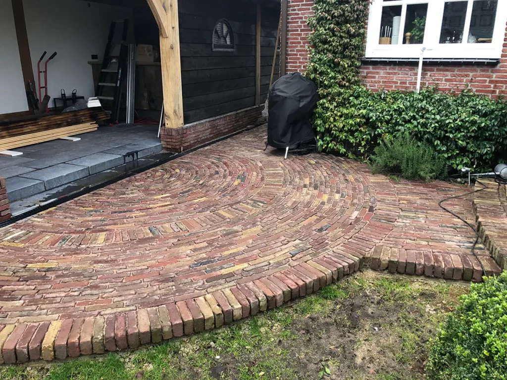 Akerveen Hoveniers - Bestrating - Straatwerk - Tegels leggen