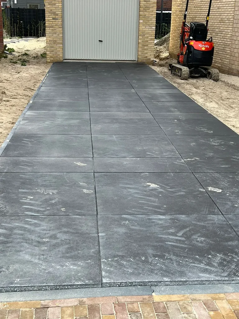 Akerveen Hoveniers - Bestrating - Straatwerk - Tegels leggen